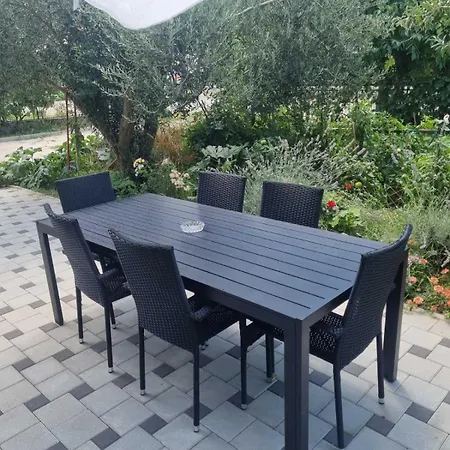 Apartment Radovinka *